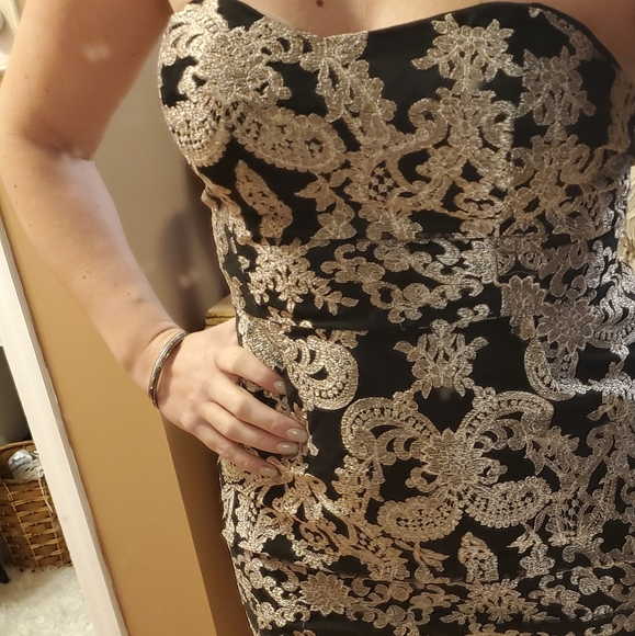 Dress - Picture 3 of 3